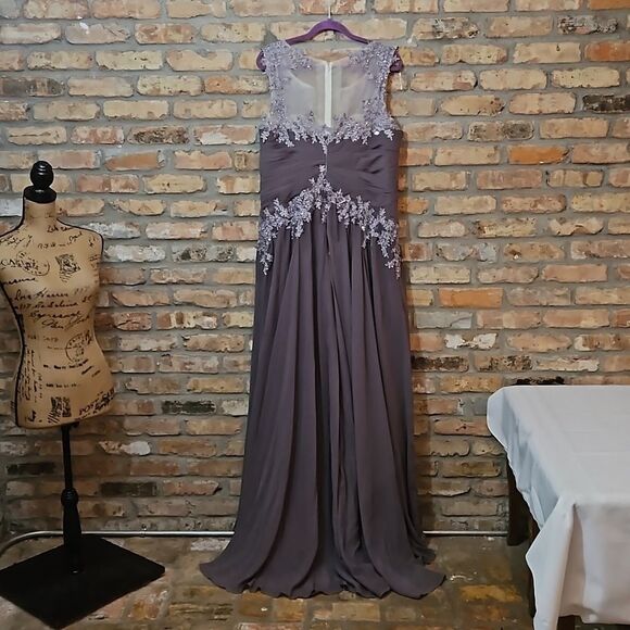 Gray Illusion maxi gown size 18W - Picture 4 of 11